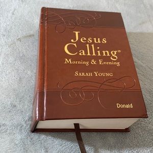 Jesus Calling Morning & Evening by Sarah Young